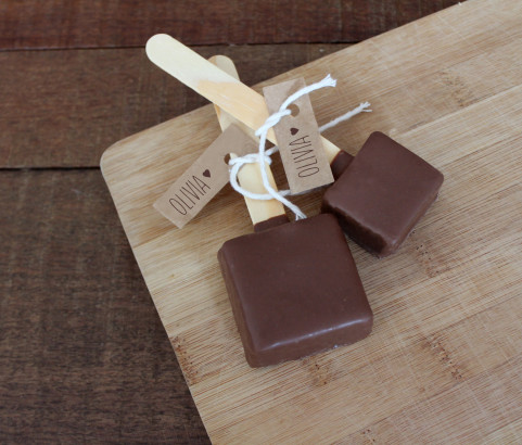 Brownies no palito grande e mini