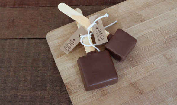 Brownies no palito grande e mini
